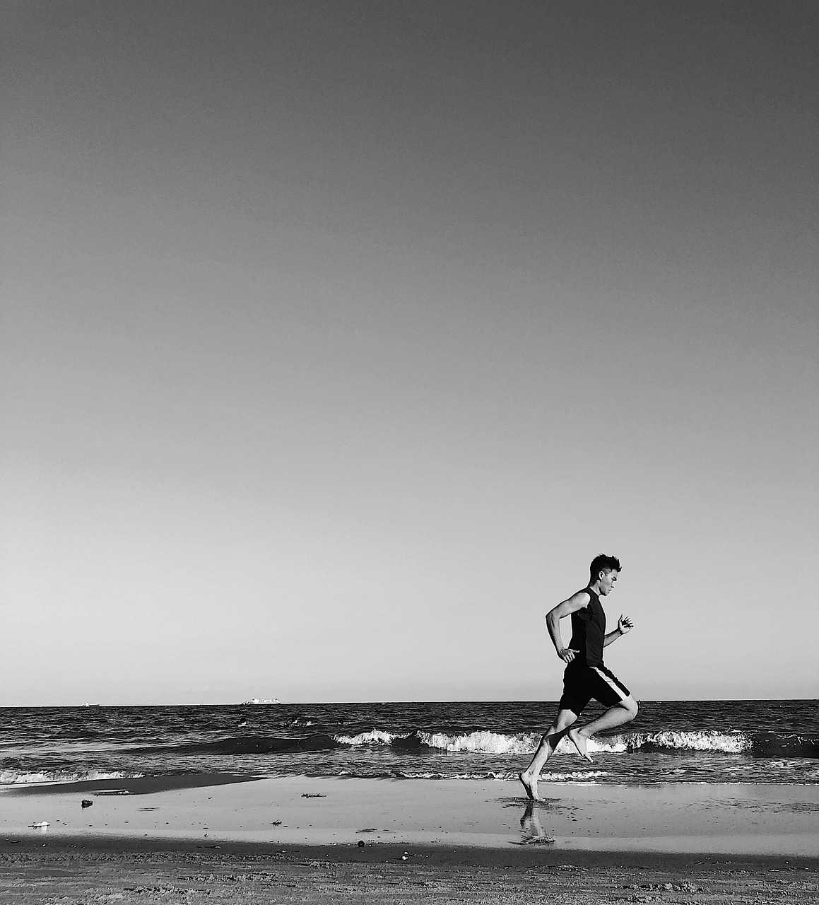 run, beach, ocean, people, fitness, nature, happy, sea, running, gray beach, gray fitness, gray happy, gray sea, gray ocean, gray running, gray workout, gray run, gray happiness